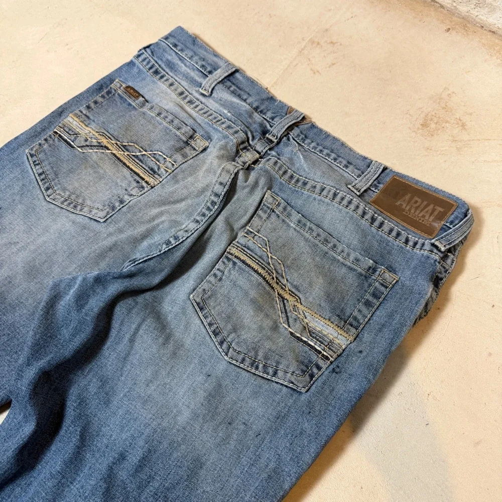 Ariat M4 Low Rise Straight Leg Jeans‎ Mens 38x32 Medium Wash Distressed 10032086